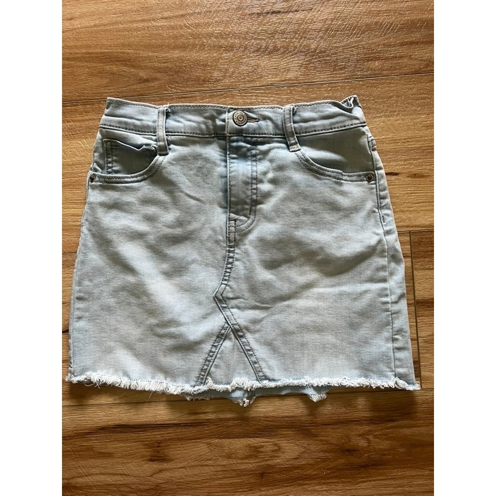 Cat & Jack Denim Skirt Girls M 7/8 Light Blue Frayed Hem Elastic Waist Preppy
